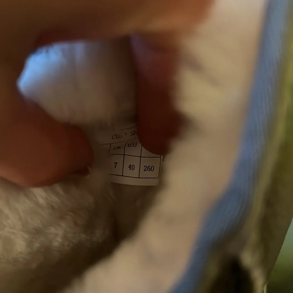 NWT Uggs Luxe short boots - Picture 3 of 6